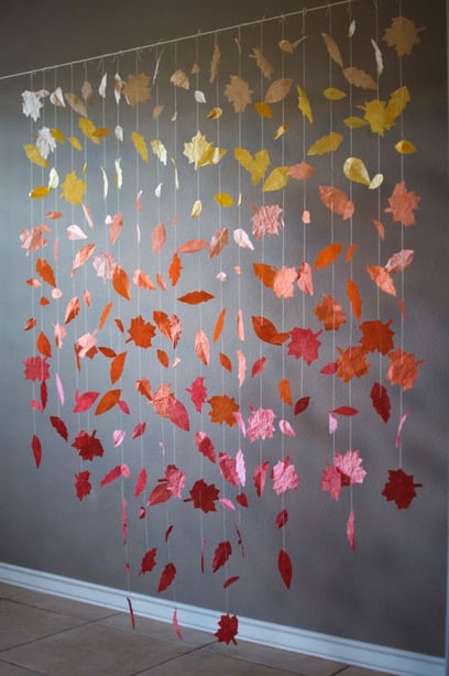 autumn_window_display_garland