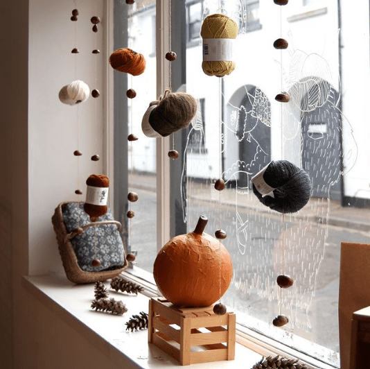 Autumn Window Decorations: Transform Your Home This Fall