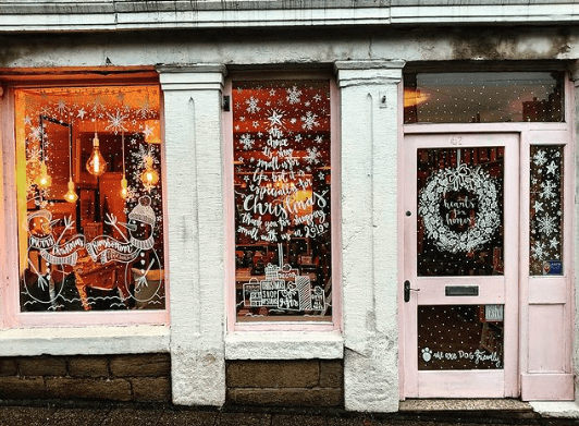 Holiday window displays: Tips for small businesses