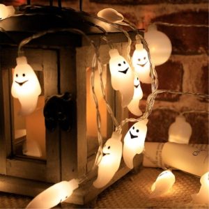 Halloween Window Display Ideas: 7 Last-Minute Halloween Shop Window ...